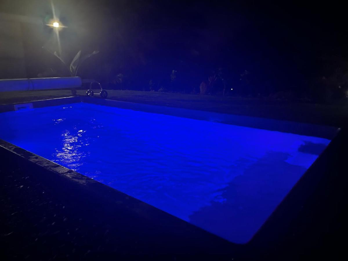 L'Escapade Creole Jacuzzi Privatif Bungalow Bananier Saint-Joseph Luaran gambar