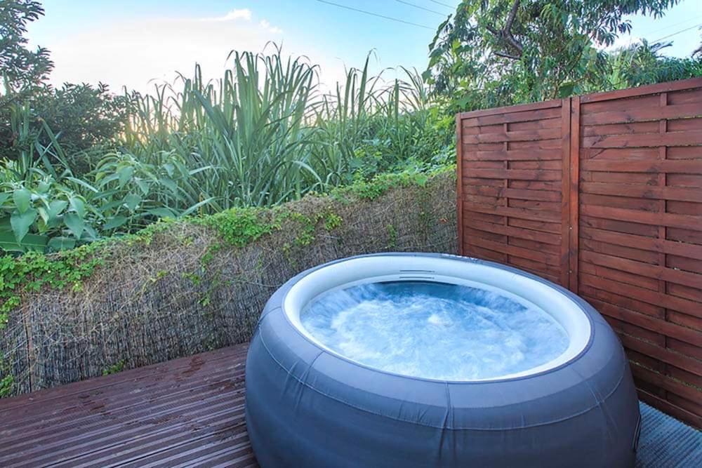 L'Escapade Creole Jacuzzi Privatif Bungalow Bananier Saint-Joseph Luaran gambar